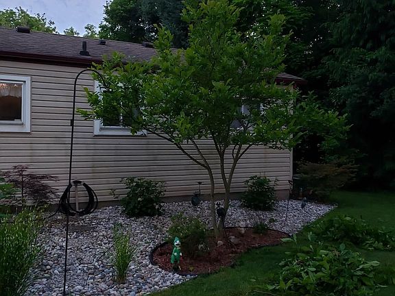 3rd image of 33790 Steadman Rd