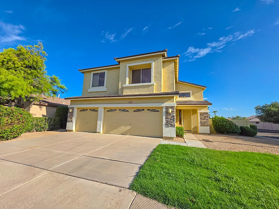 1462 W Roadrunner Dr