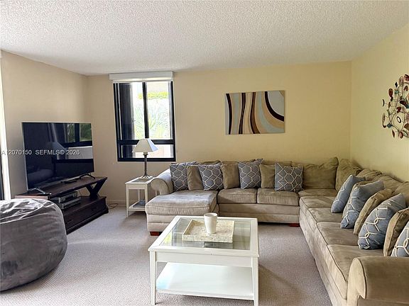 2nd image of 101 Crandon Blvd APT 265