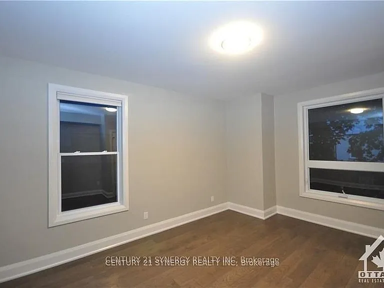 571 McLeod St #2 — Photo 11
