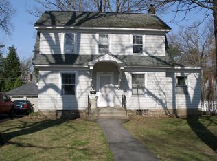 1389 Regent St, Niskayuna, NY 12309