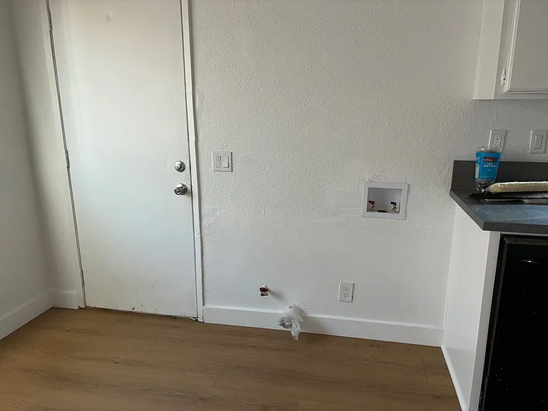 2556 Diamond St #B — Photo 6