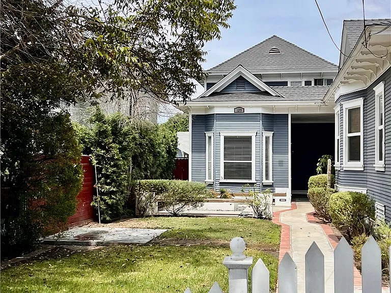 129 W Palmyra Ave — Photo 2