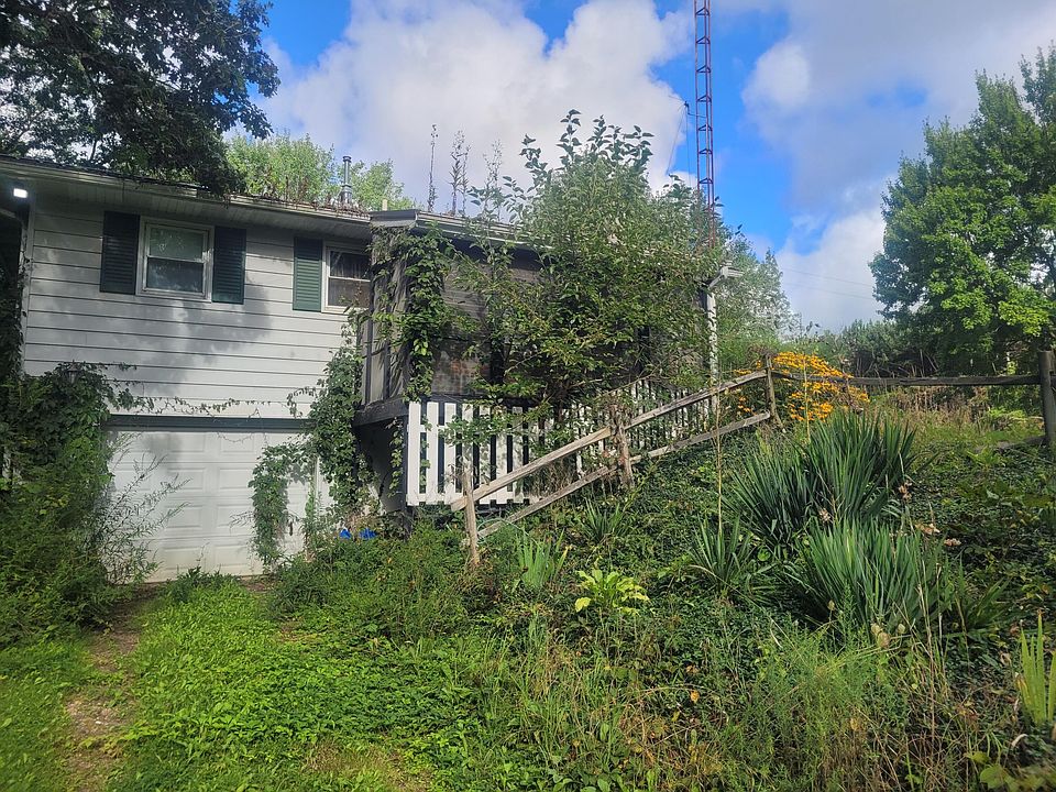 2nd image of 13690 Hutchinson Rd