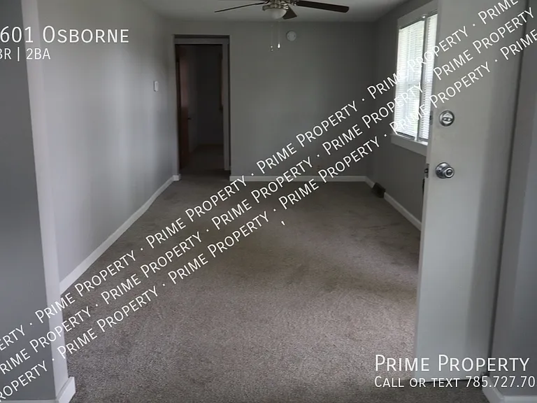 1601 Osborne St — Photo 9