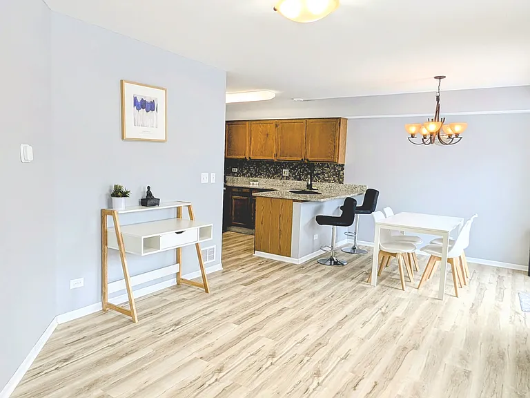 S Pembroke Dr — Photo 4