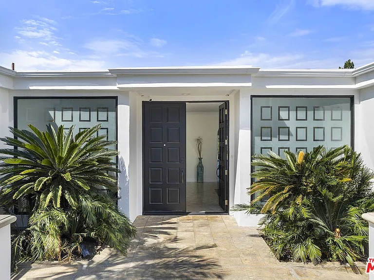 7834 Electra Dr — Photo 2