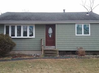 33 Meadowbrook Dr, Brentwood, NY