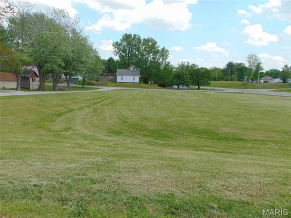 201 E Knauer St, Ava, IL 62907