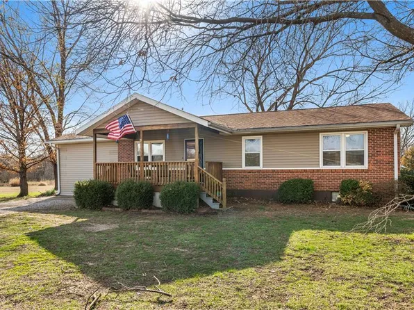 15411 E James Rd, Nevada, MO 64772