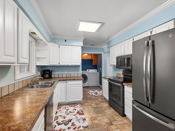 4th image of 7031 Becker St NE