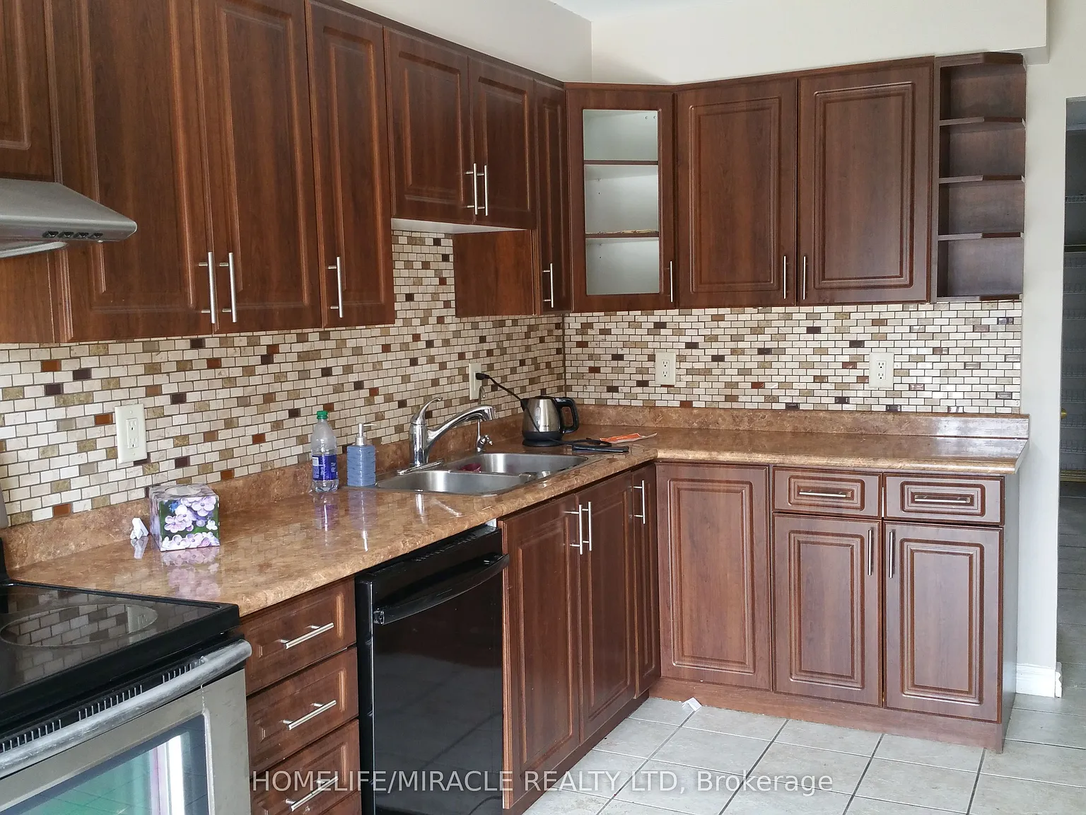 5 bed, $3,700 — Photo 2