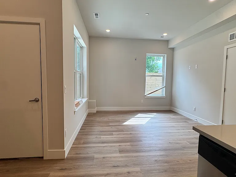 5222-24 Chester Ave #3 — Photo 11