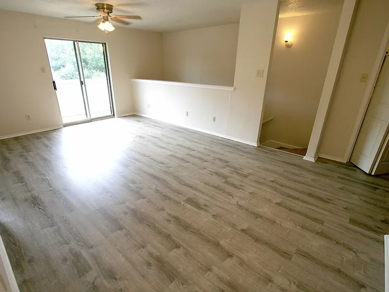 1102 Spring Loop — Photo 8