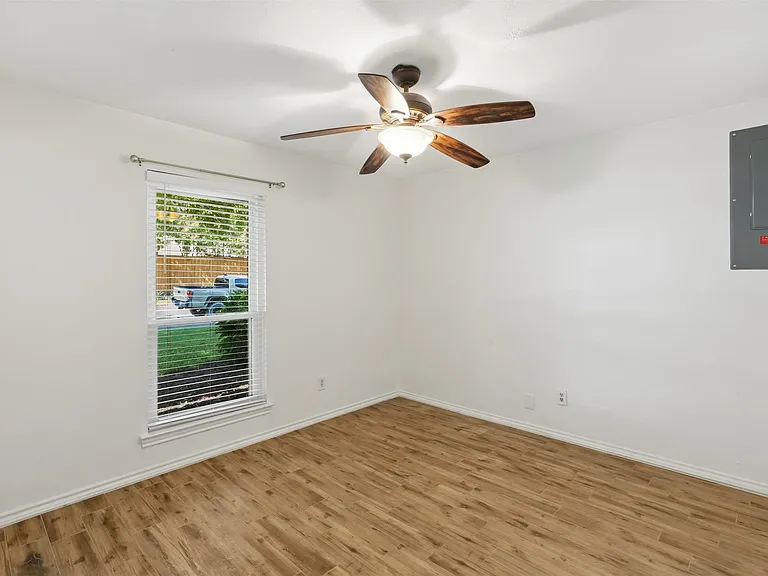3008 Kirby Dr — Photo 17
