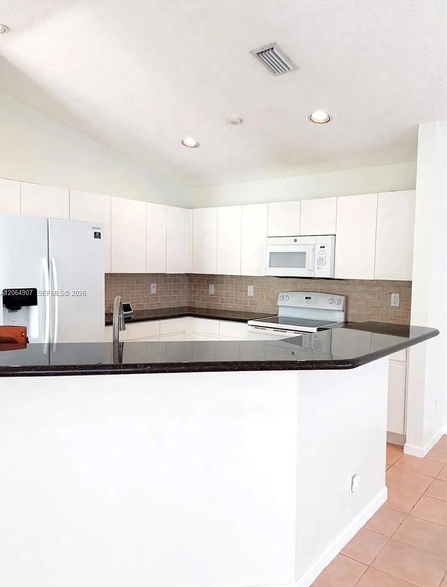 1064 Cedar Falls Dr — Photo 3