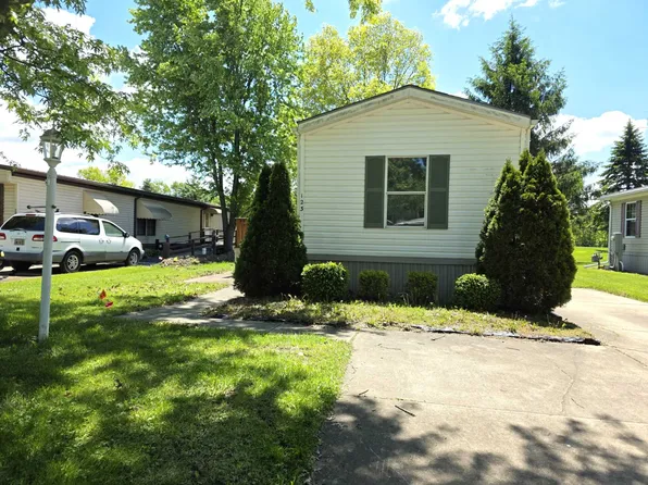 123 Hickory Cir, Elyria, OH 44035
