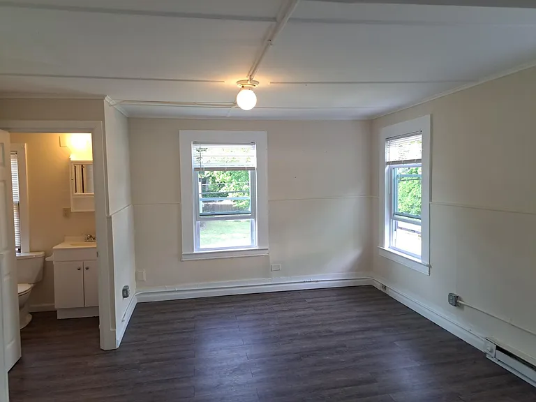464 Pleasant St #5 — Photo 1