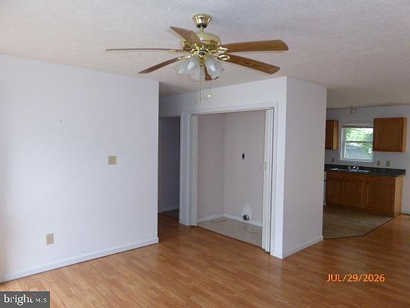 4th image of 476 Elk Pl