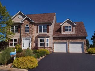 2985 Lambert Ct, Easton, PA 18040