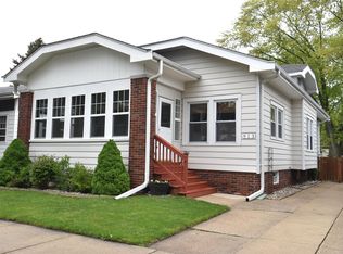 913 Blaine Ave, Racine, WI 53405