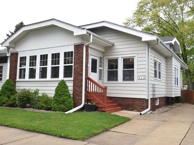 913 Blaine Ave, Racine, WI, 53405