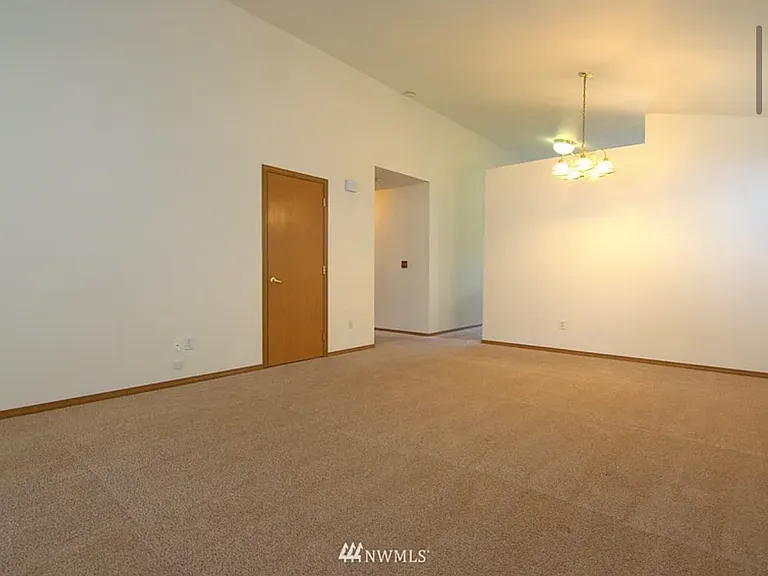 6211 69th Avenue Ct W — Photo 2