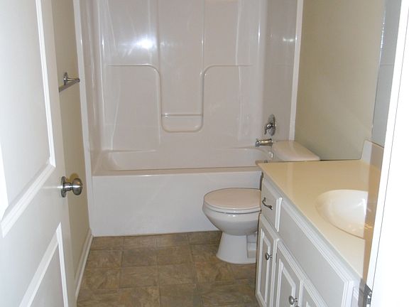 5th image of 1609 NW Hilltop Ln