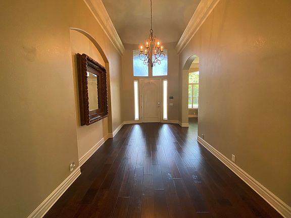 3rd image of 125 Feather Falls Cir