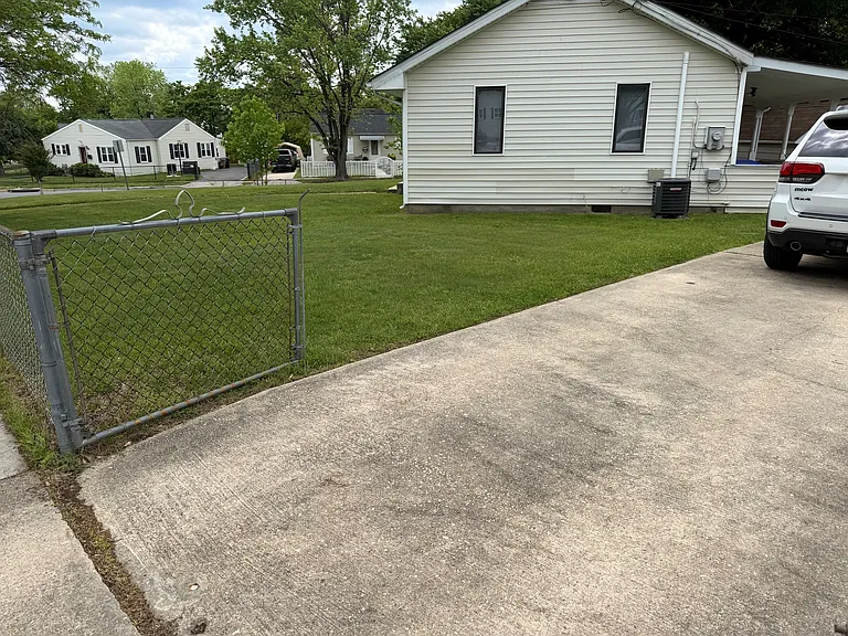 900 Montrose Ave — Photo 13