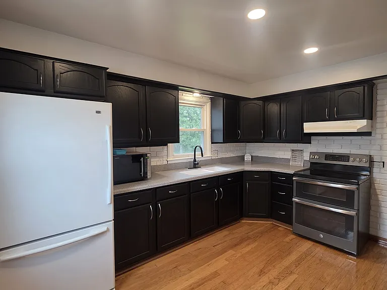 604 N Bird St — Photo 2