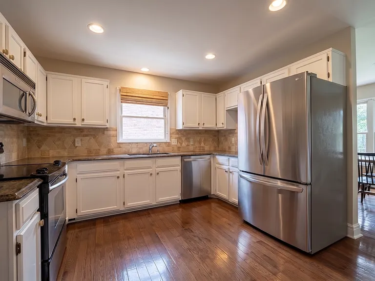 174 Cavalry Dr — Photo 4