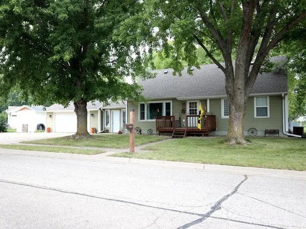 715 20th Ave N, Estherville, IA 51334