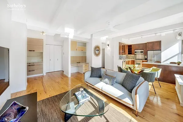 Sold by Sotheby's International Realty | media 6