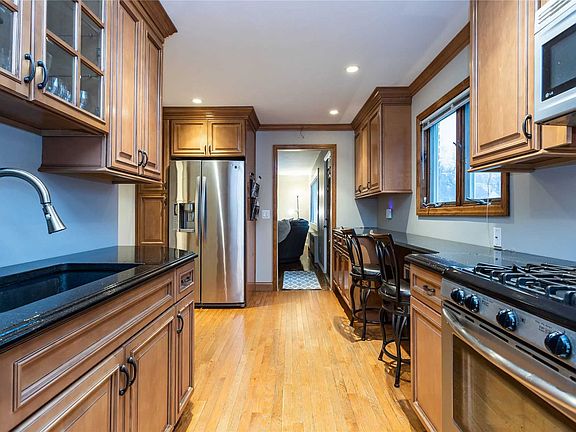 5th image of 34 Monaton Dr