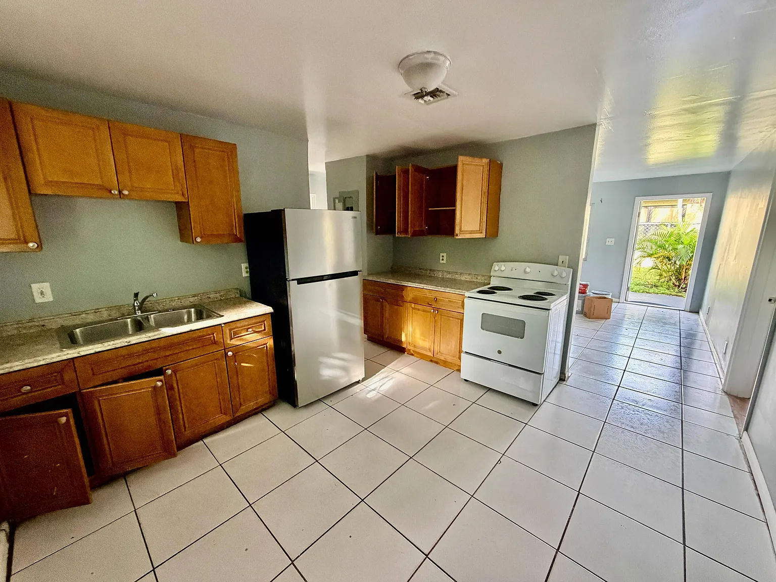 2 bed, 2.0 bath, 1558 sqft, $1,800 — Photo 3