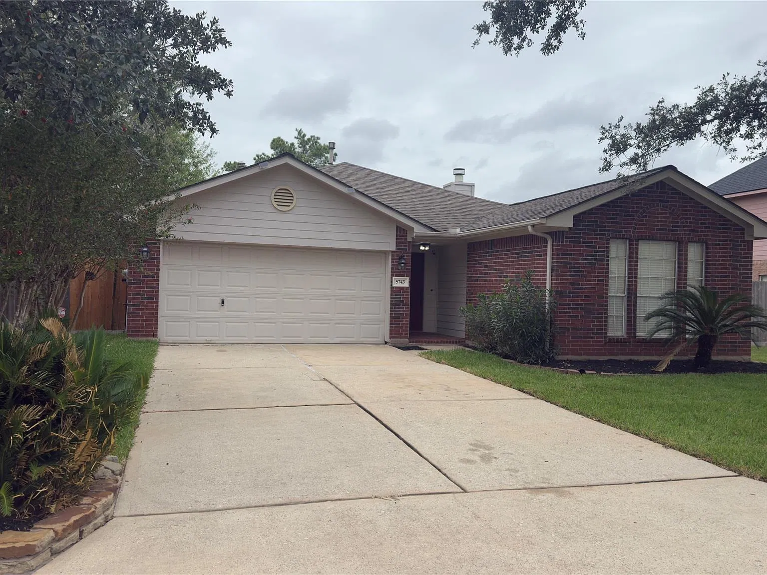 3 bed, 2.0 bath, 1382 sqft, $1,750 — Photo 1