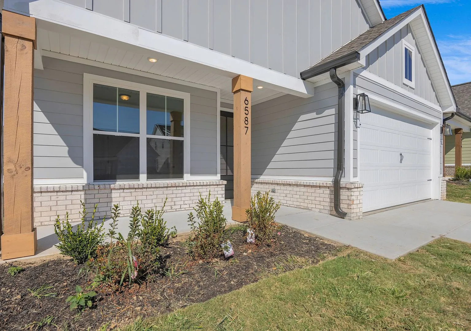 $1k Move-In Special New Design 2-Bedroom Orchid At James Creek — Photo 4