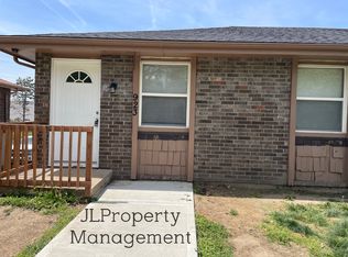 923 SW Kingscross Rd #1, Blue Springs, MO 64014