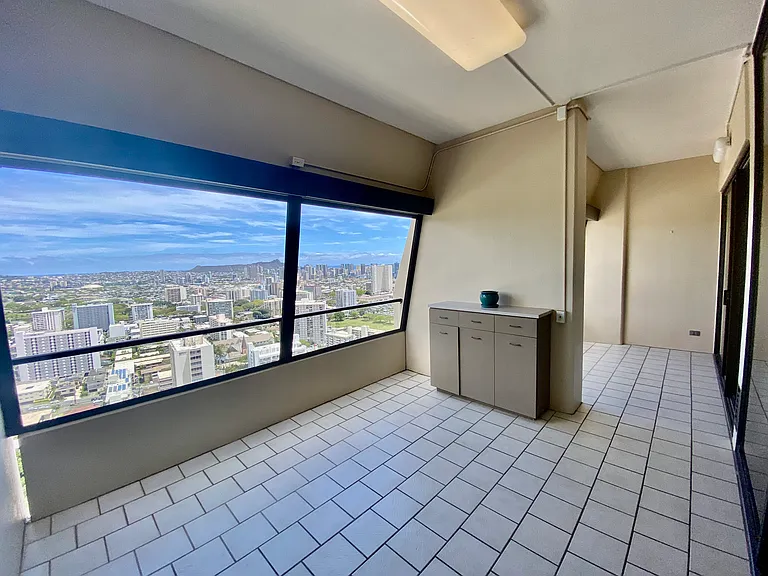 1717 Mott Smith Dr — Photo 10