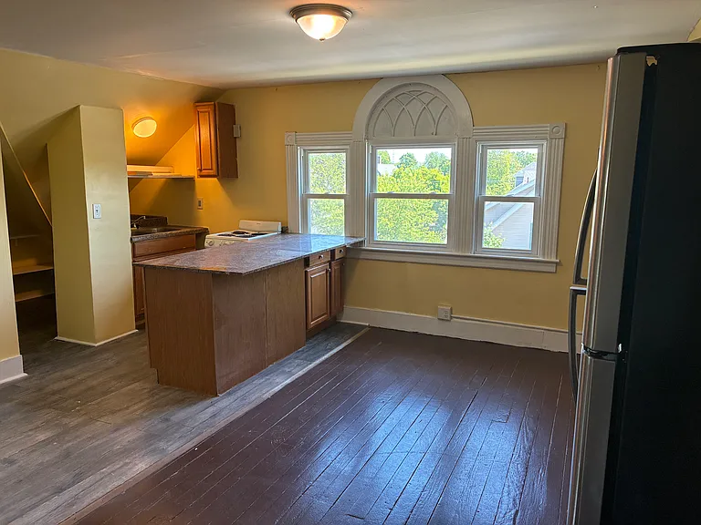 658 Sumner Ave #3 — Photo 8