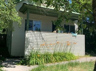 520 Chestnut St, Mount Shasta, CA 96067