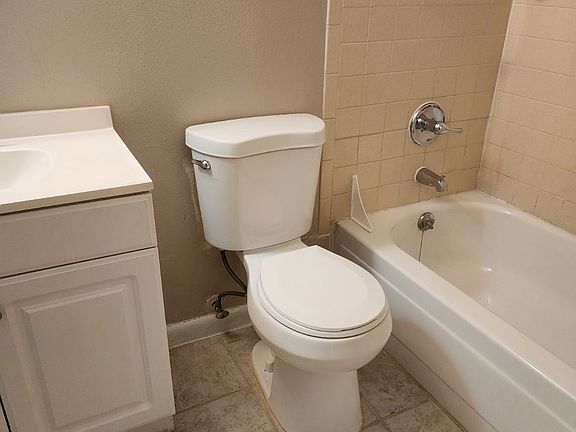4th image of 3025 SE 55th Ave APT D