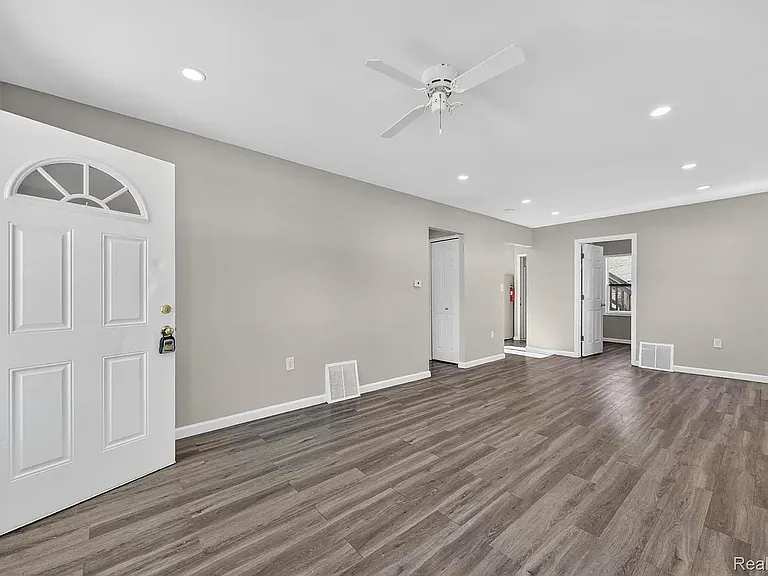 453 Manatee Ave #1 — Photo 4