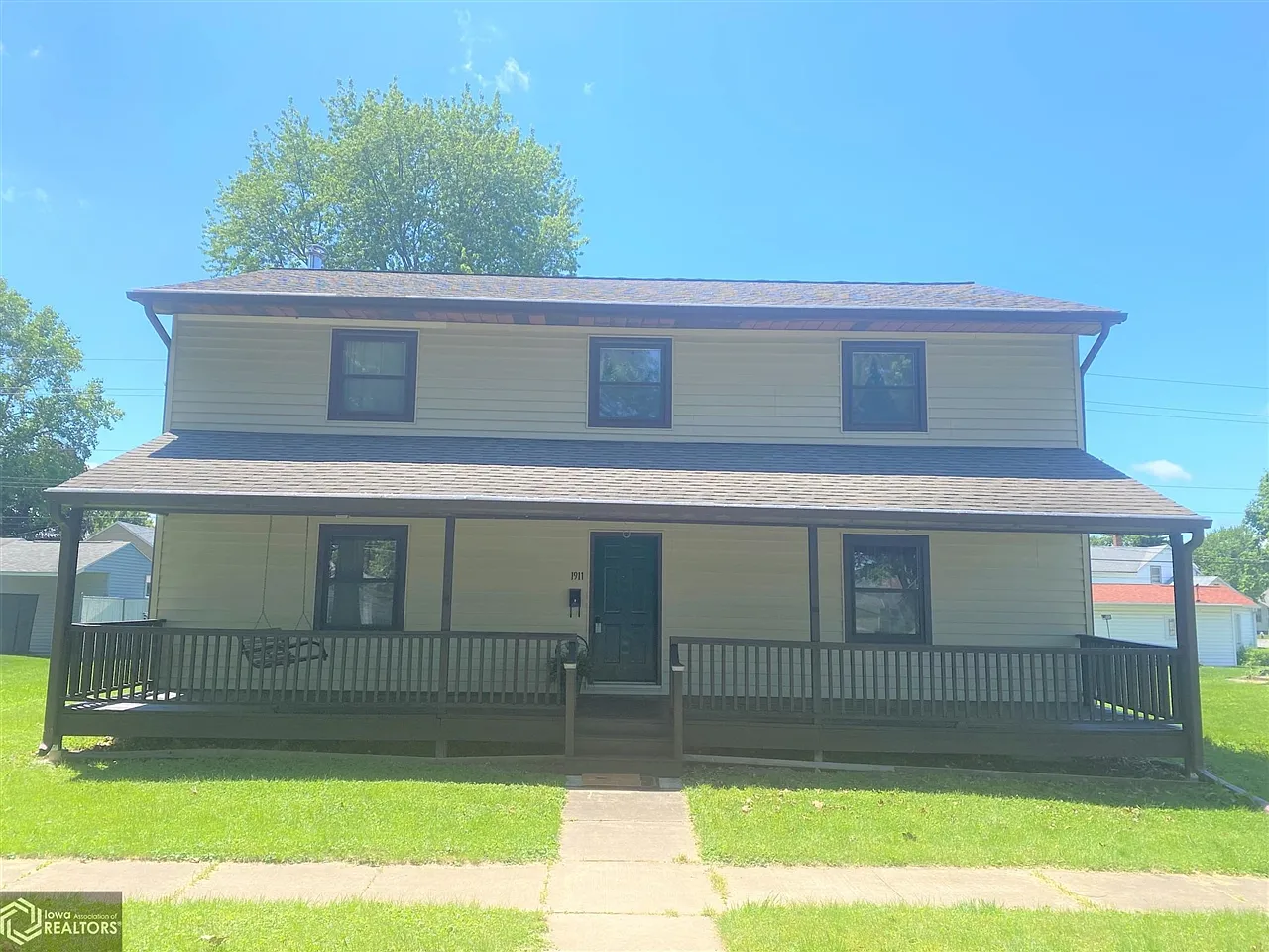 1911 S 10th St photo 1