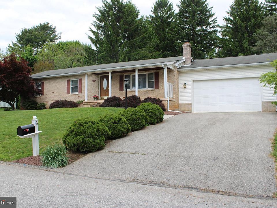 1st image of 6 Barelyn Dr