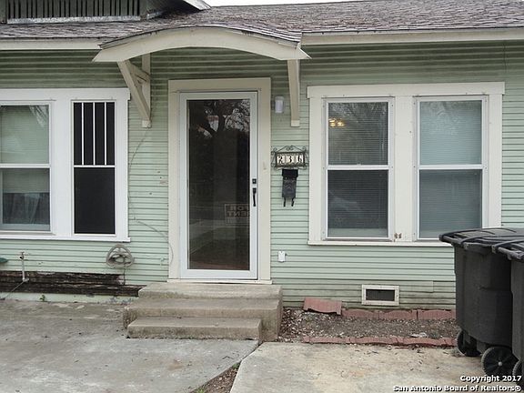 2nd image of 236 E Woodlawn Ave