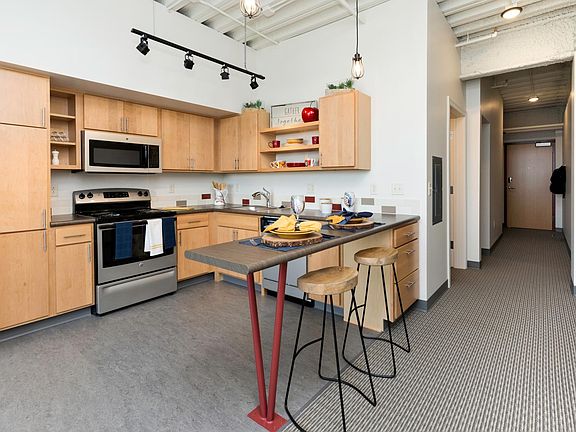 4th image of 712 SE 6th St APT 201