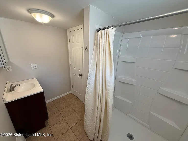 6218 Amboy Rd — Photo 15
