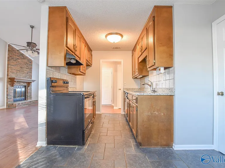 122 Lewis Ln — Photo 8